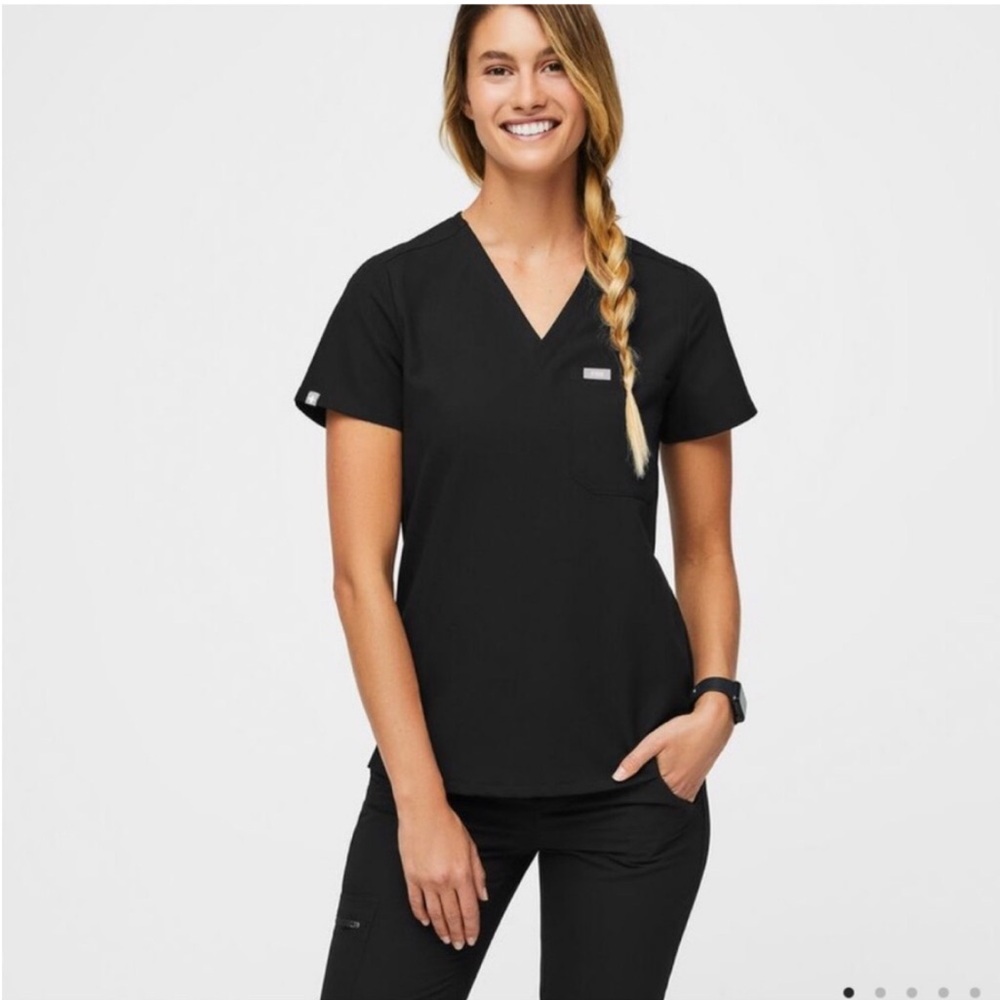 Figs Catarina One Pocket Scrub Top Black - Picture 5 of 5